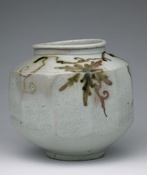 Bowl with litchi and chrysabthemum design, earthenware with inlaid slip decoration and Celadon overglaze, height 8, 5 cm, Goryeo dynasty, early 13th century © NRICP