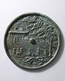 Mirror with a design of a dragon tree and a pavilion, bronze, diameter 21 cm, Goryeo dynasty (918-1392), 11th/12th century © NRICP